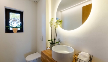 Resa Estates Ibiza finca jesus for rent longterm entrance house guest toilet.jpg